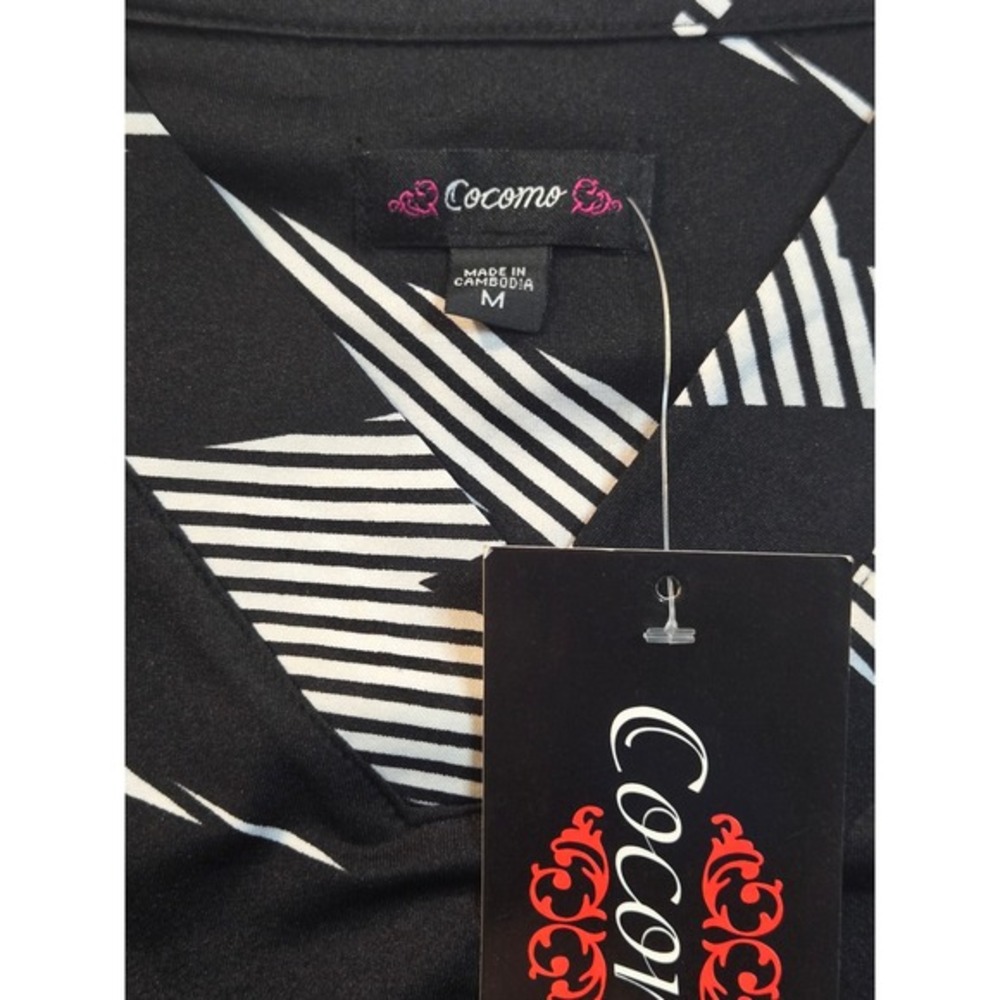 Cocomo‎ Black White Geometric Print V Neck Short Sleeve Tunic Top Women's M - Picture 3 of 3